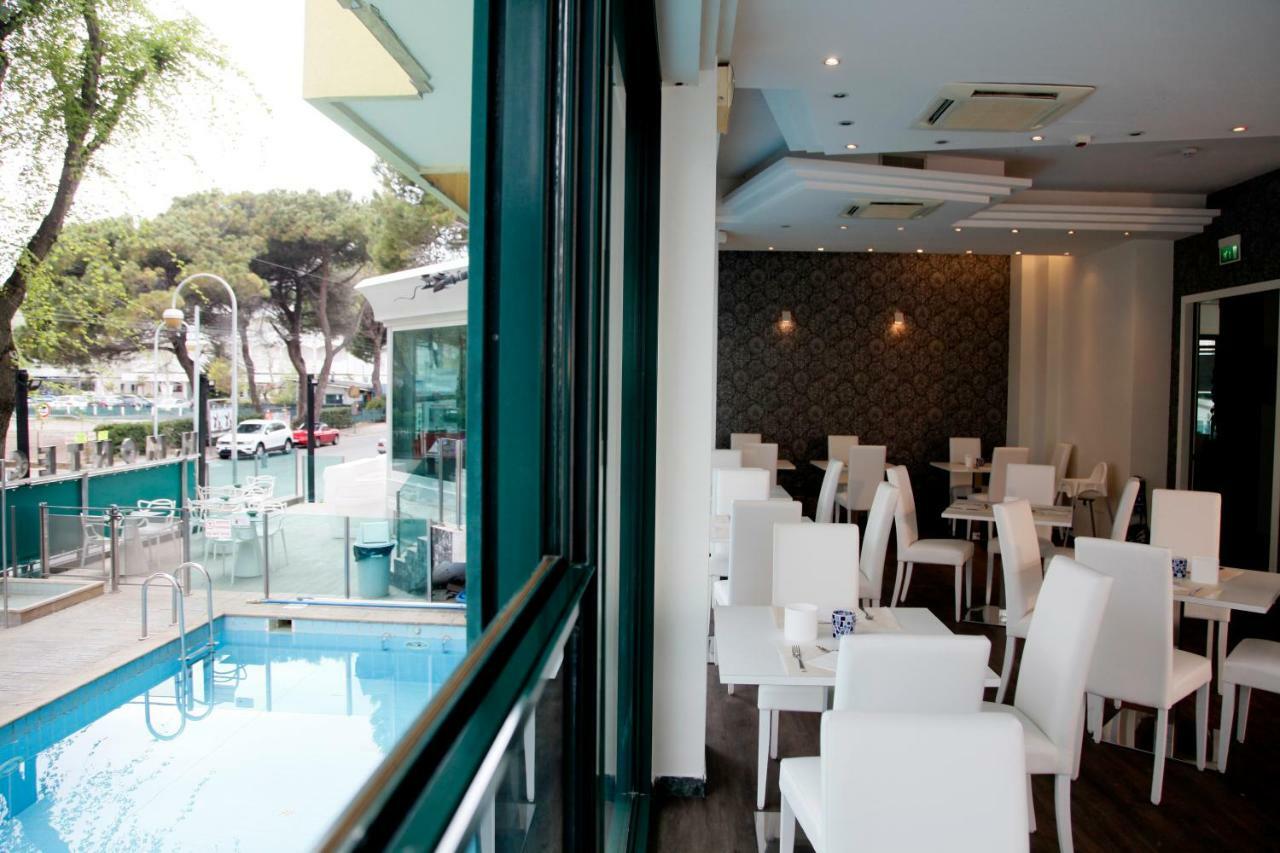 Hotel Montecarlo - Vista Mare Con Piscina & Area Fitness Riccione Exterior foto